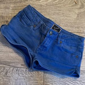 Low rise short shorts